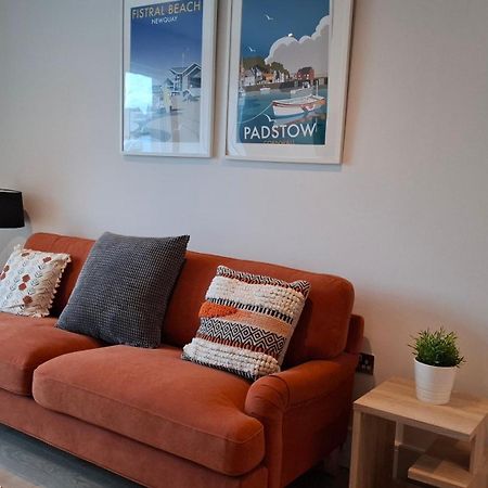 Saltwater Suites At Fistral New Quay Extérieur photo