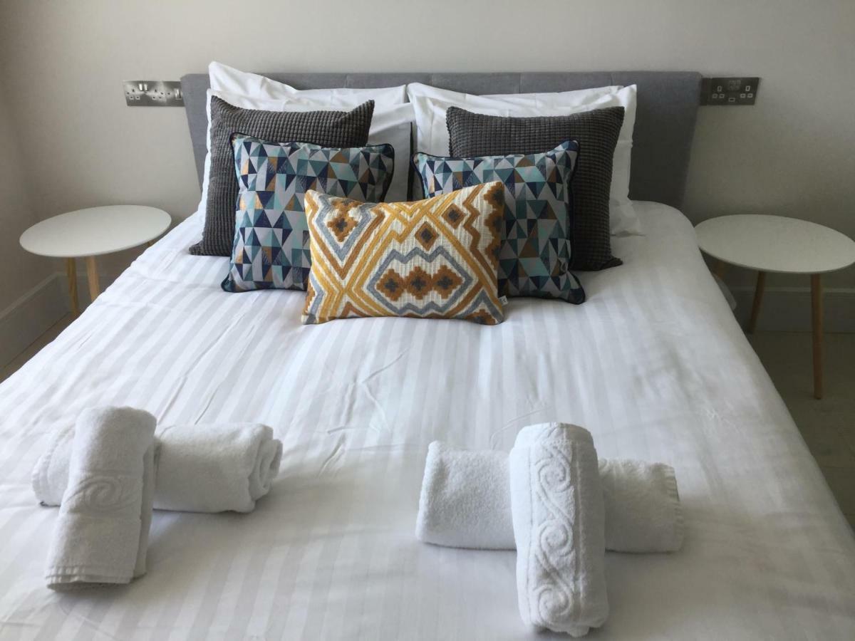 Saltwater Suites At Fistral New Quay Extérieur photo