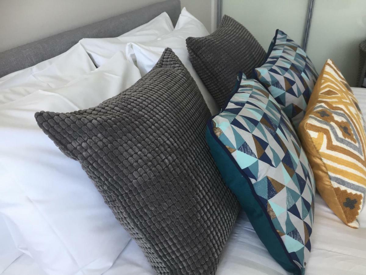 Saltwater Suites At Fistral New Quay Extérieur photo