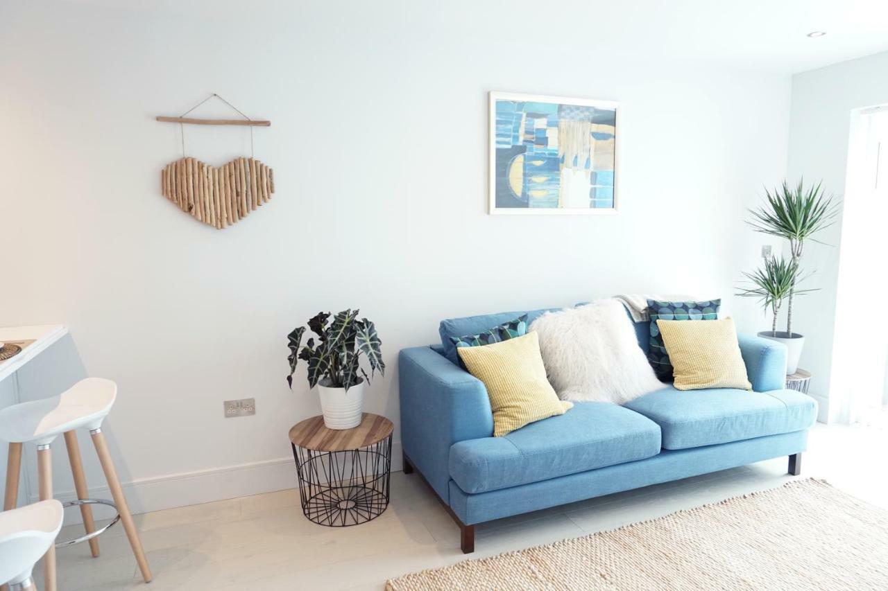 Saltwater Suites At Fistral New Quay Extérieur photo
