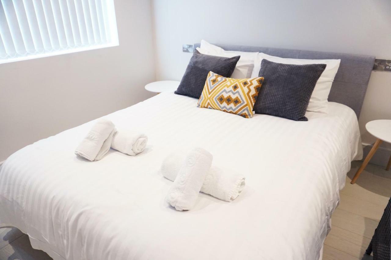 Saltwater Suites At Fistral New Quay Extérieur photo