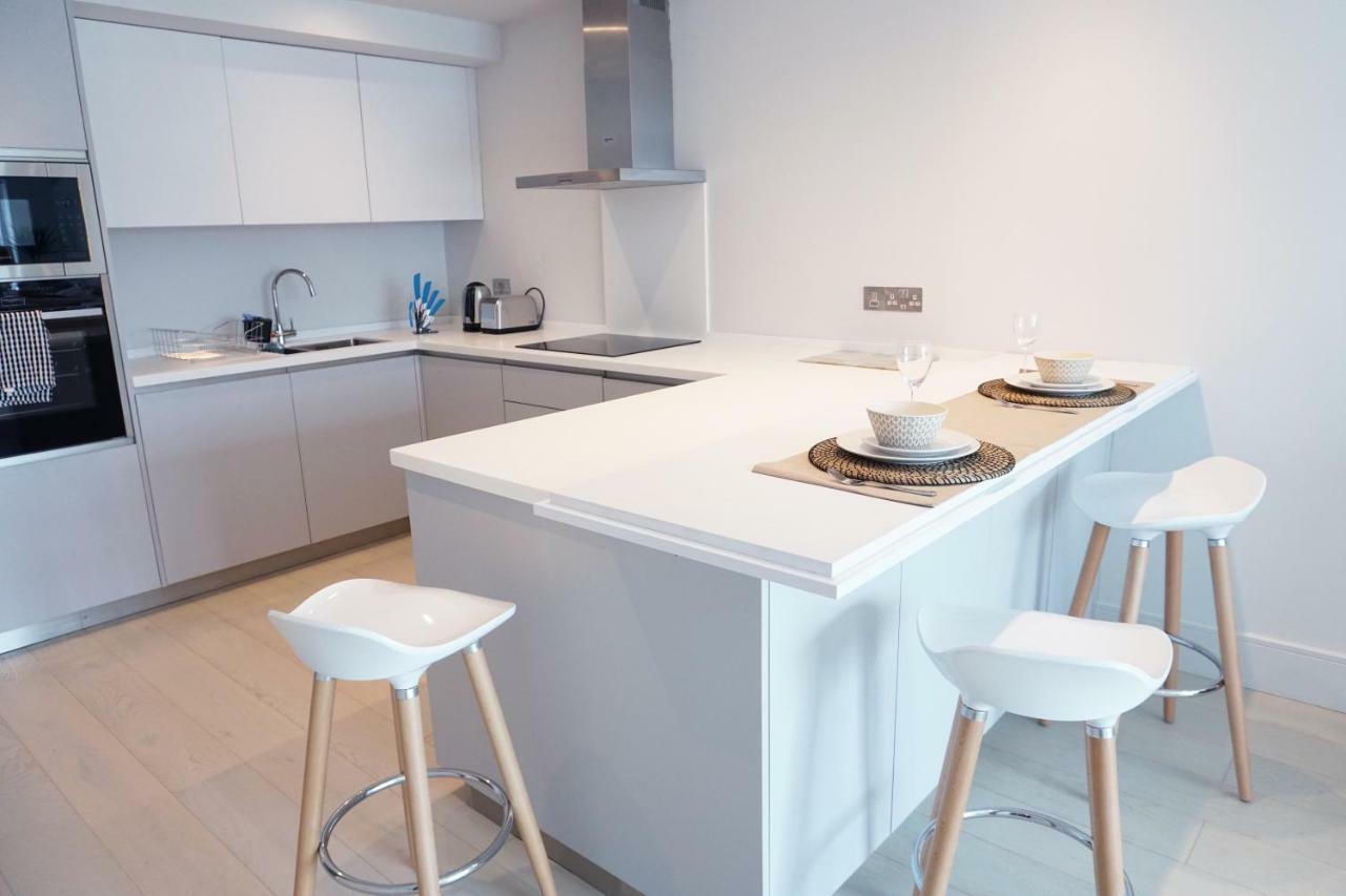 Saltwater Suites At Fistral New Quay Extérieur photo