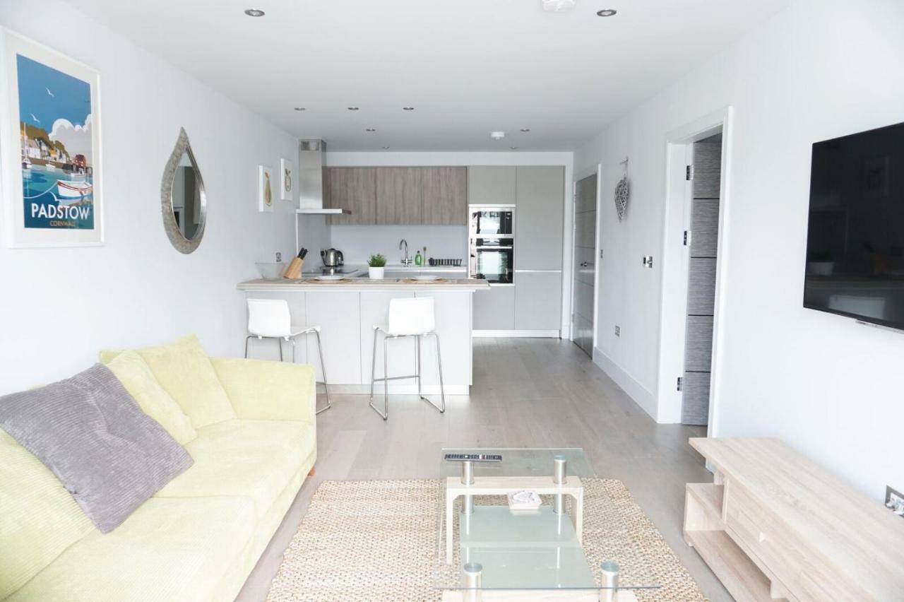 Saltwater Suites At Fistral New Quay Extérieur photo