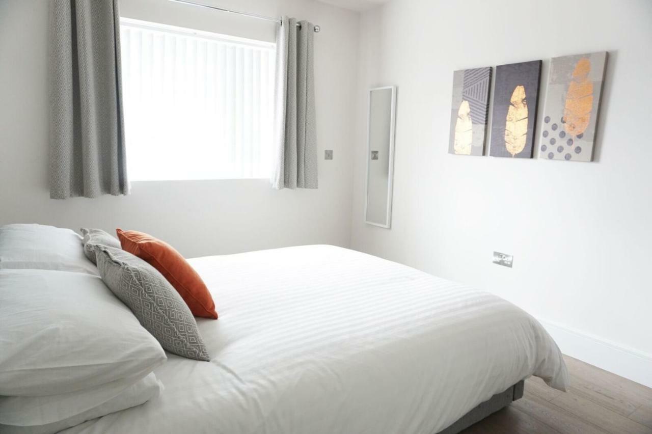 Saltwater Suites At Fistral New Quay Extérieur photo