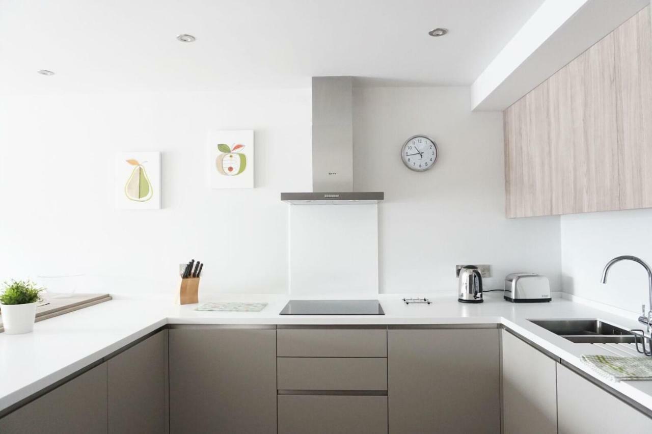 Saltwater Suites At Fistral New Quay Extérieur photo